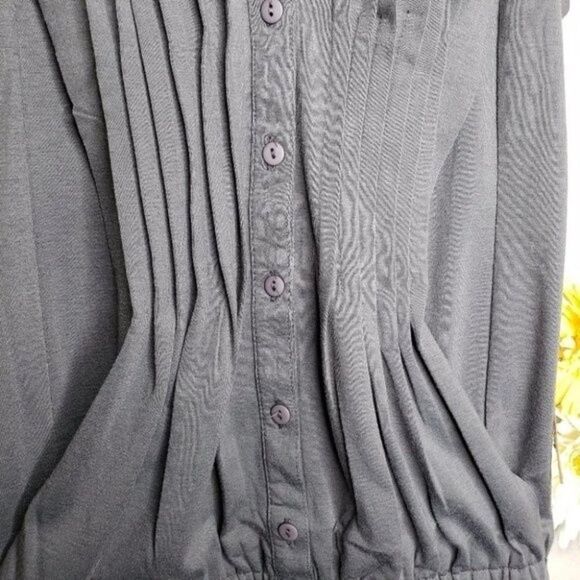 Love Stitch gray ruching buttoned scoop neckline tank top size small - Picture 8 of 14
